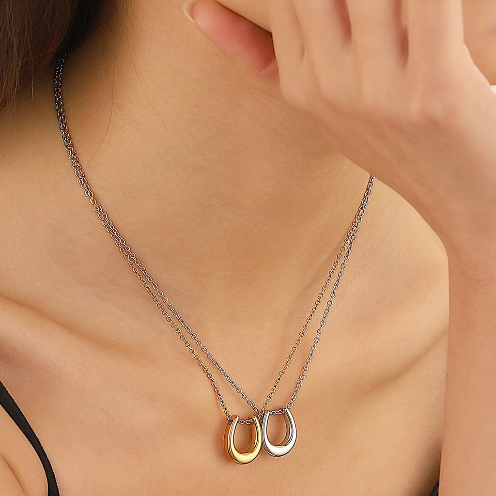 Horseshoe U-shaped Necklace